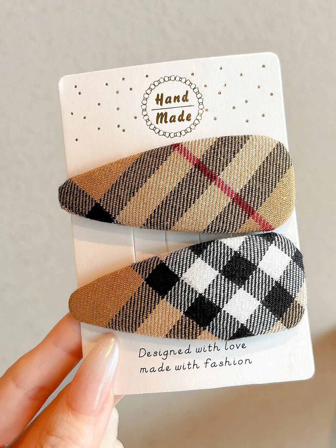 Khaki tweed teardrop BB clip, 1 pair, random plaid, ~7 cm