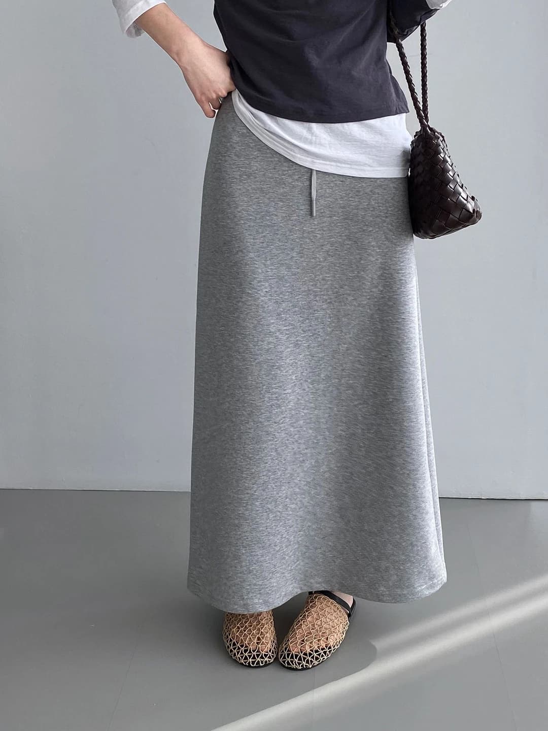 Women's straight cut skirt, solid colour, stretch, mid-length, with drawstring, casual style