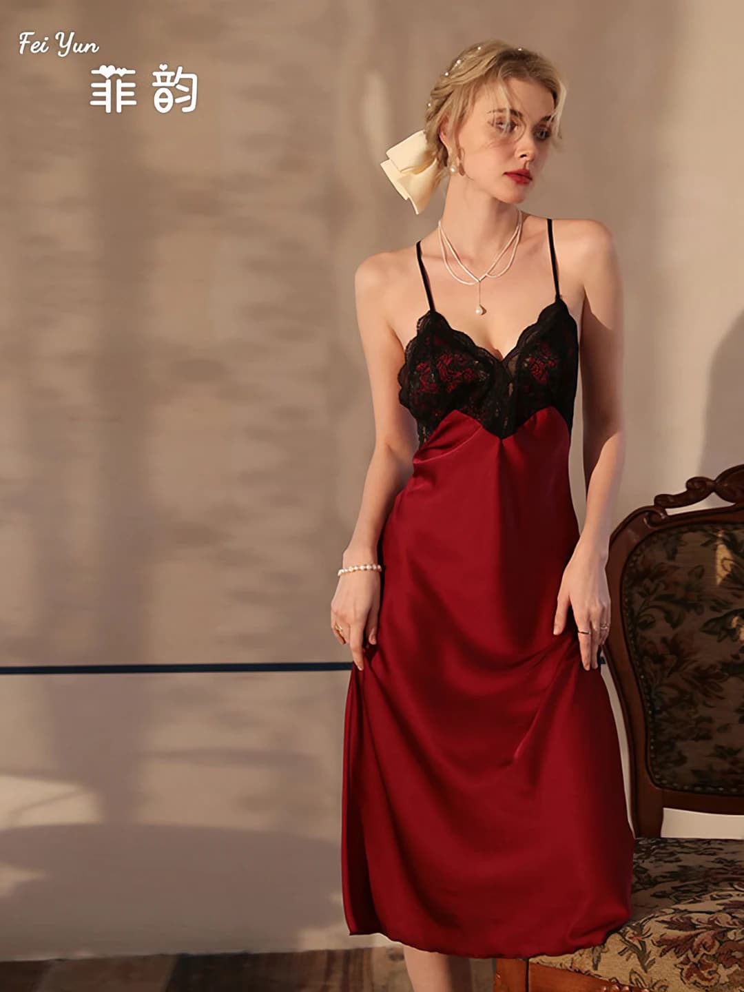 Women's lace slip nightgown in ice-silk fabric with bra cups, long, sleeveless, for summer, spring, and autumn