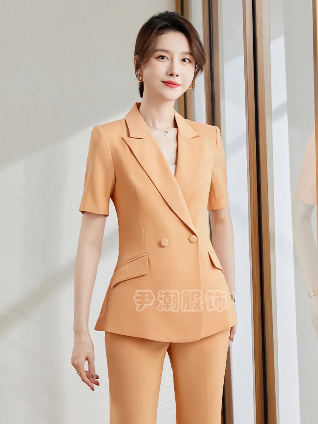 Orange short-sleeve suit