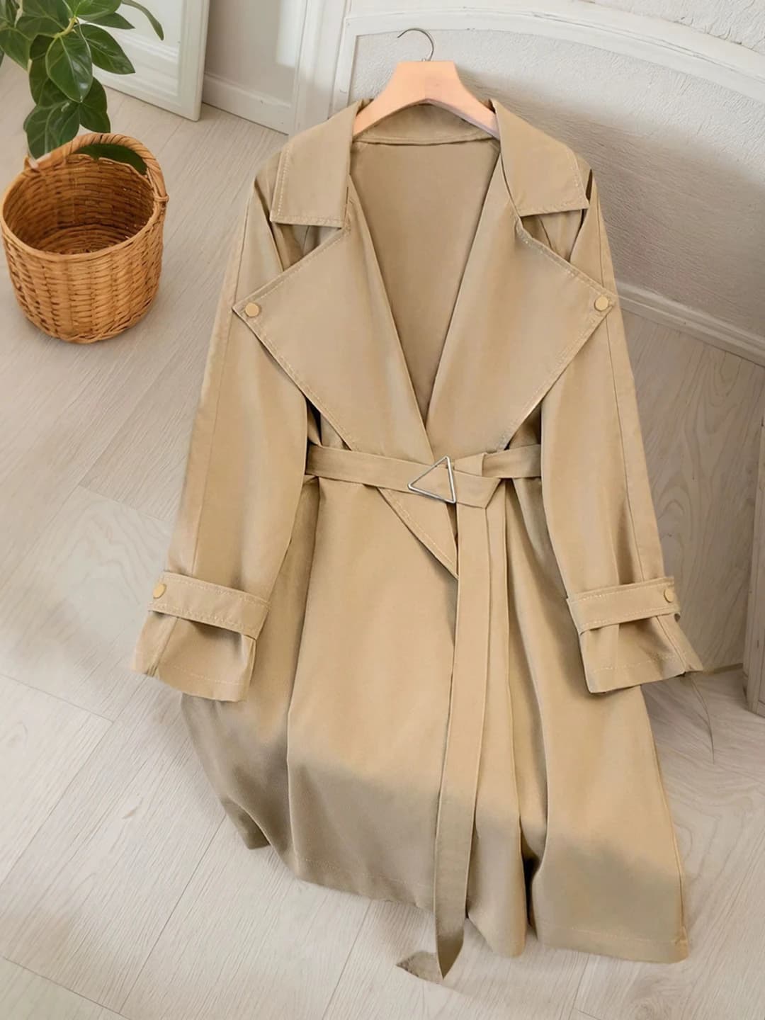 Women's long trench coat with lapel collar, solid colour, long sleeve, loose fit, autumn 2026