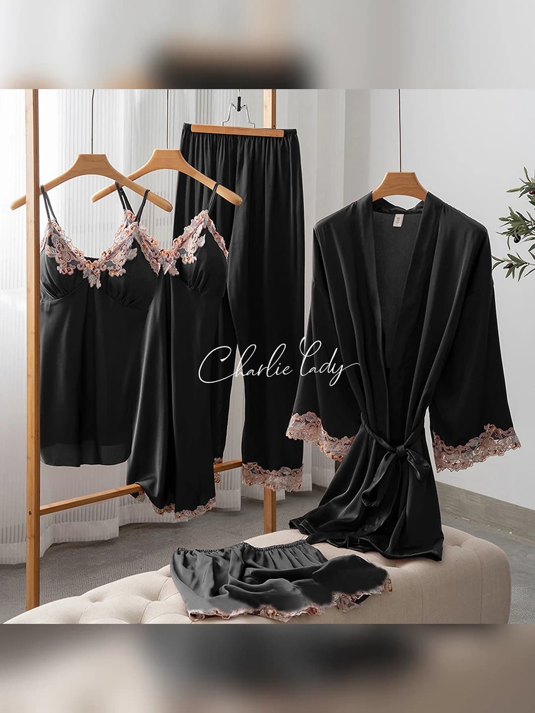Smooth silk 5-piece set - Black multicolour trim