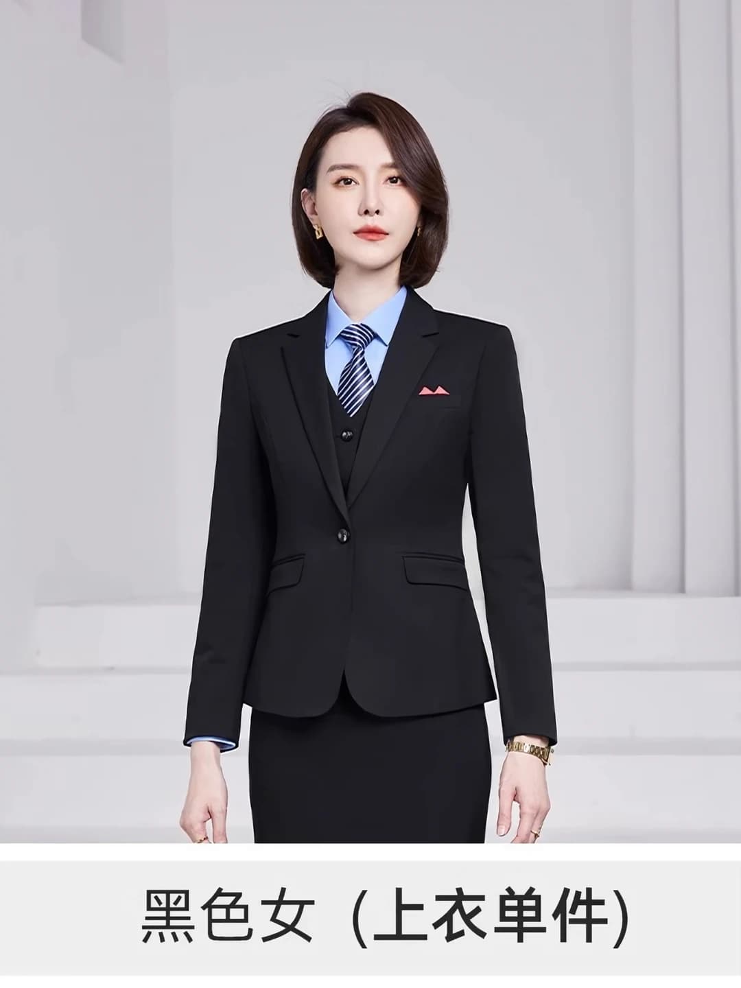 Single long-sleeve women's black suit