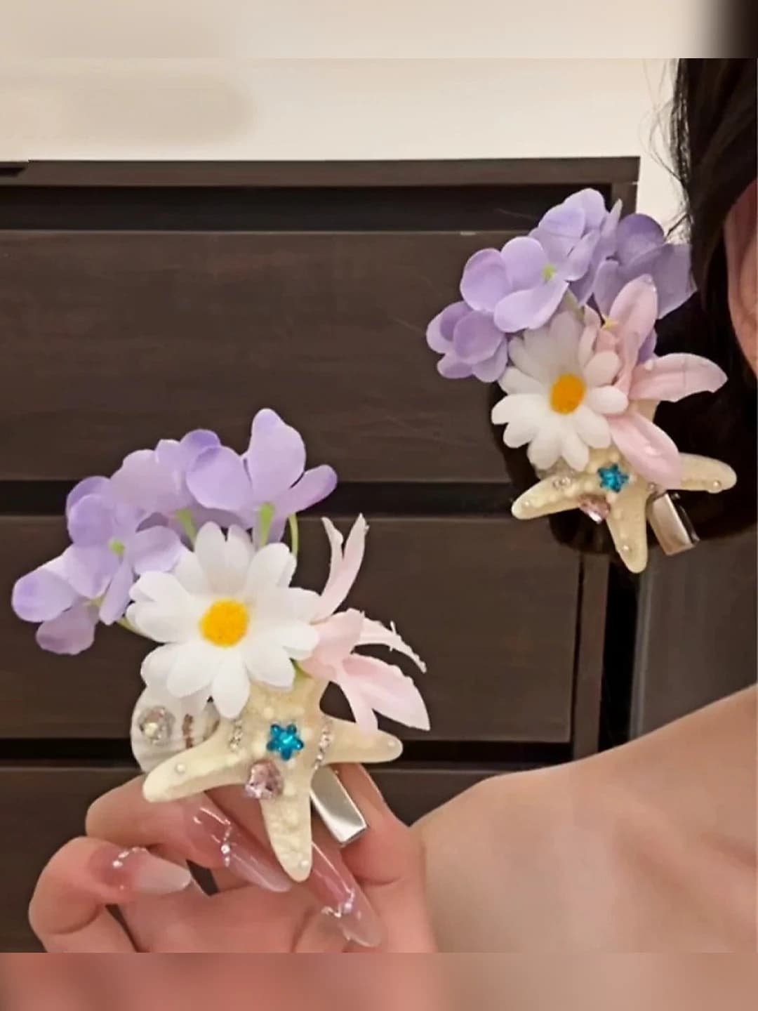 Women's hair clips and combs: star and shell design hair clip, vacation style
