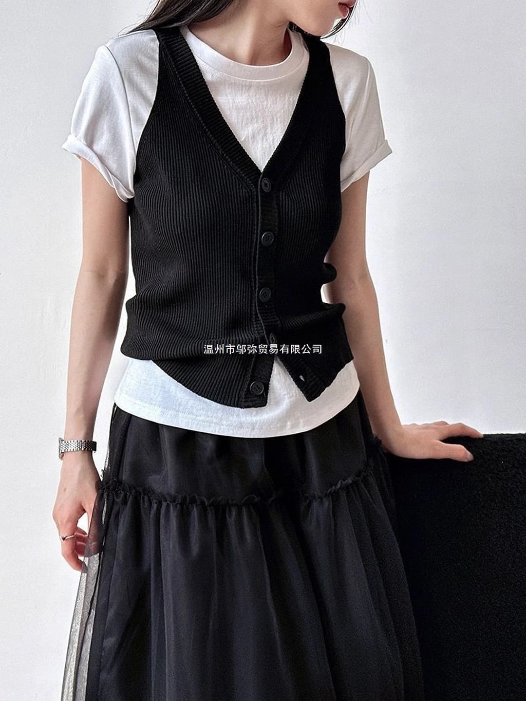 Women's summer sleeveless V-neck knitted vest, slim fit, slimming, 3D effect, cropped