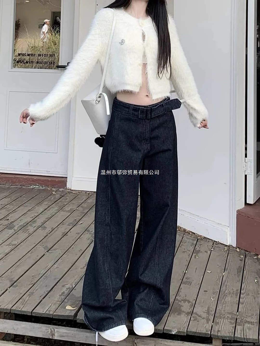 Ayollar uchun retro to'q ko'k keng va klesh jinsi shimlar, baland bel, to'g'ri kesim, qalinlashtirilgan, bo'sh (oversize), uzun shim, kundalik