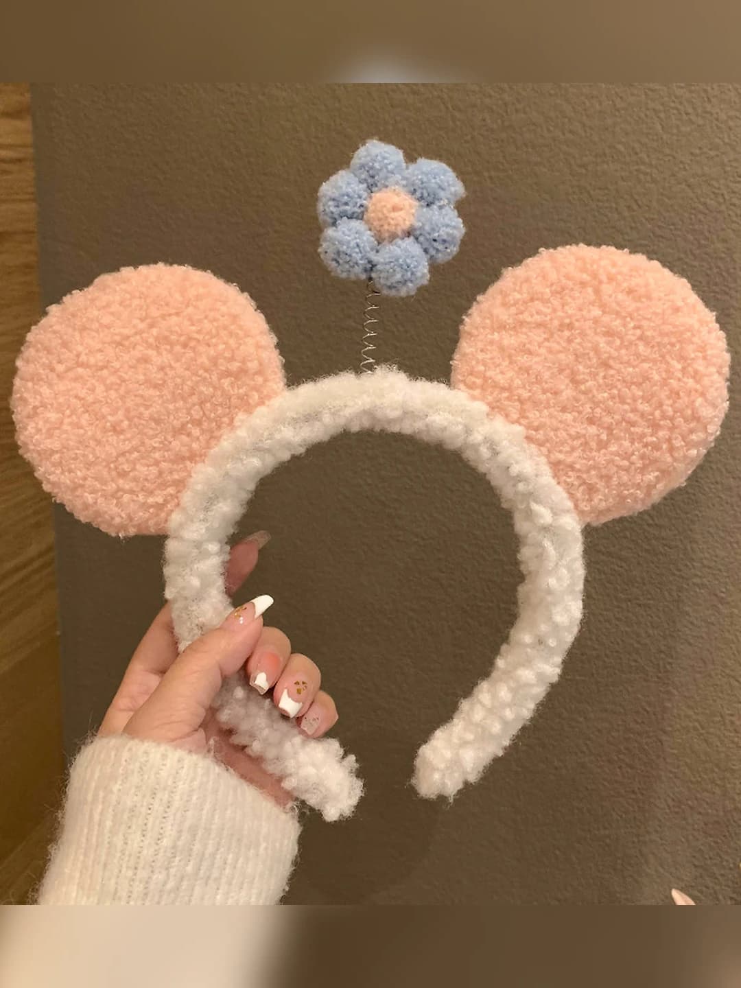 2# Pink ears, blue flowers