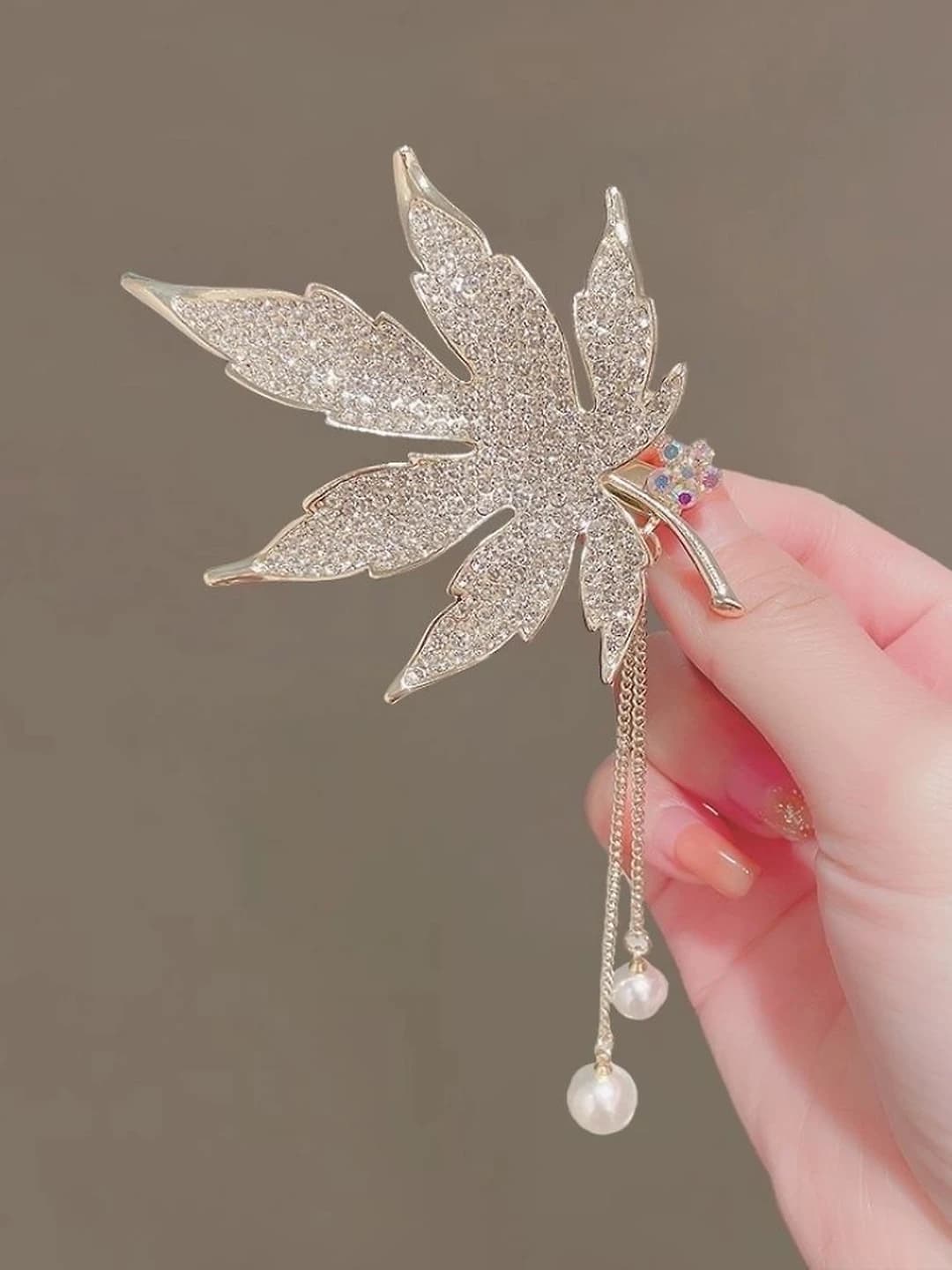 Large maple leaf