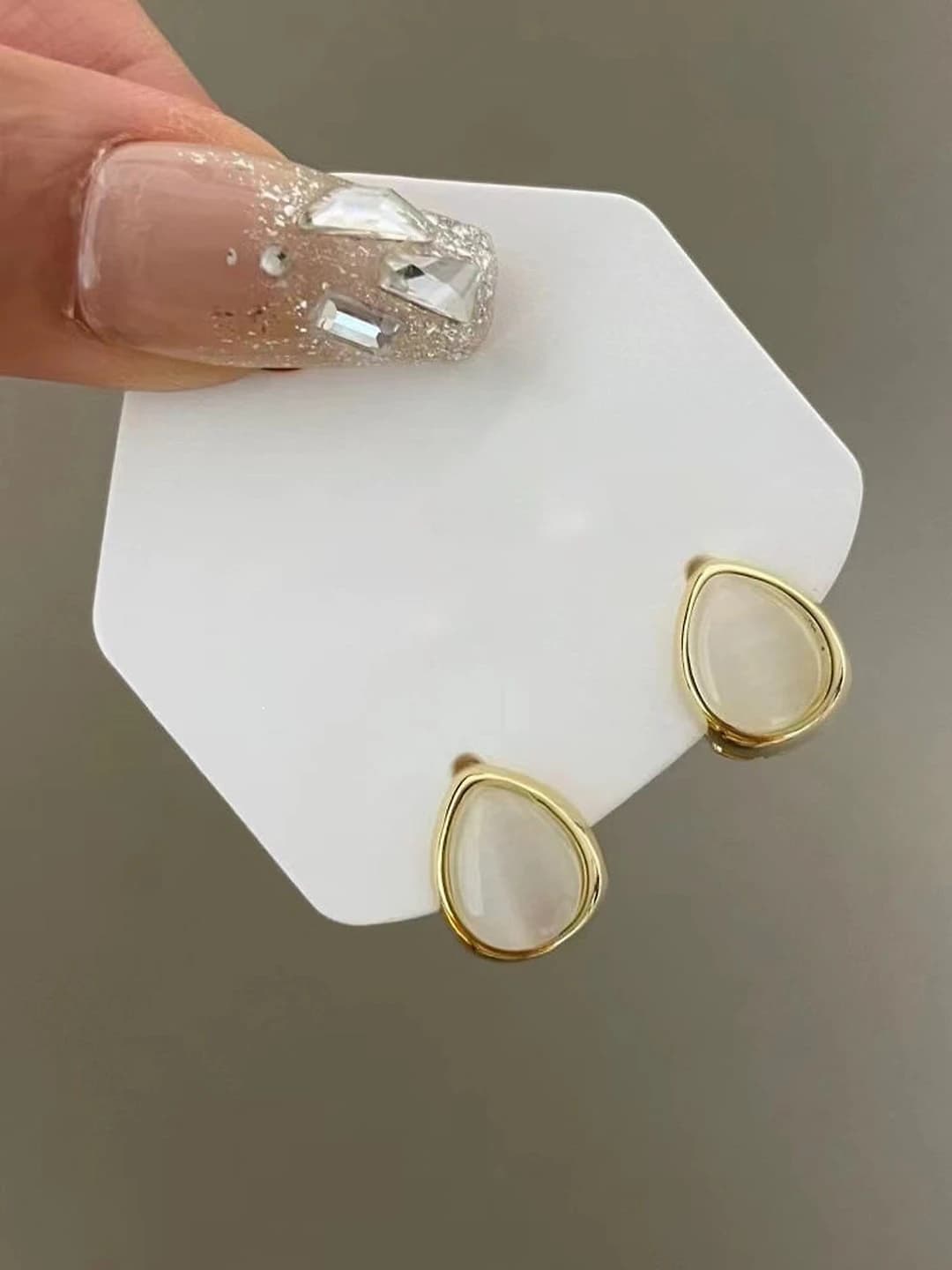 3# Gold faux cat-eye drop earrings
