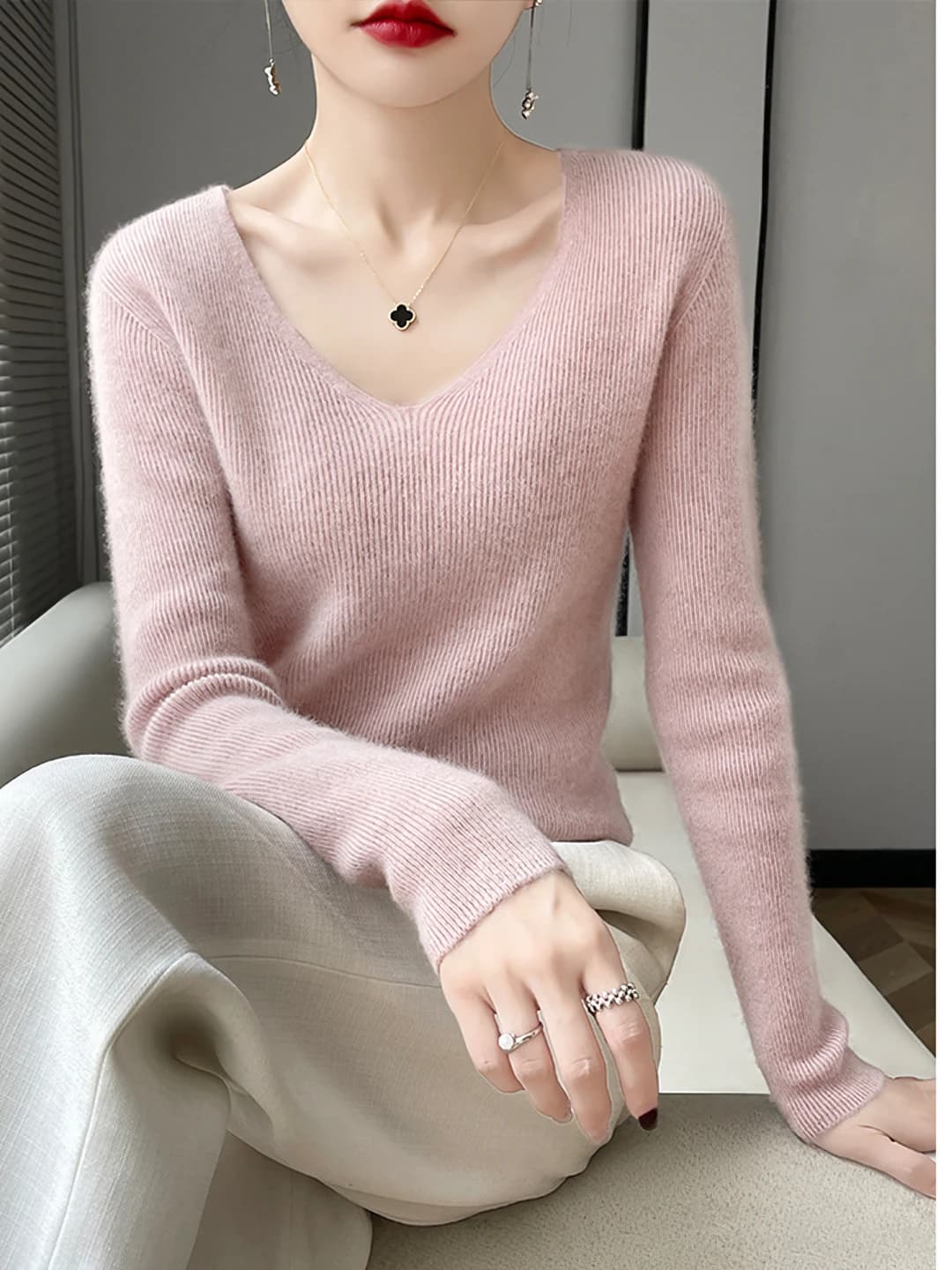 Women's V-neck, slim fit, slimming knit top sweater with wool and cashmere, long sleeve, autumn-winter