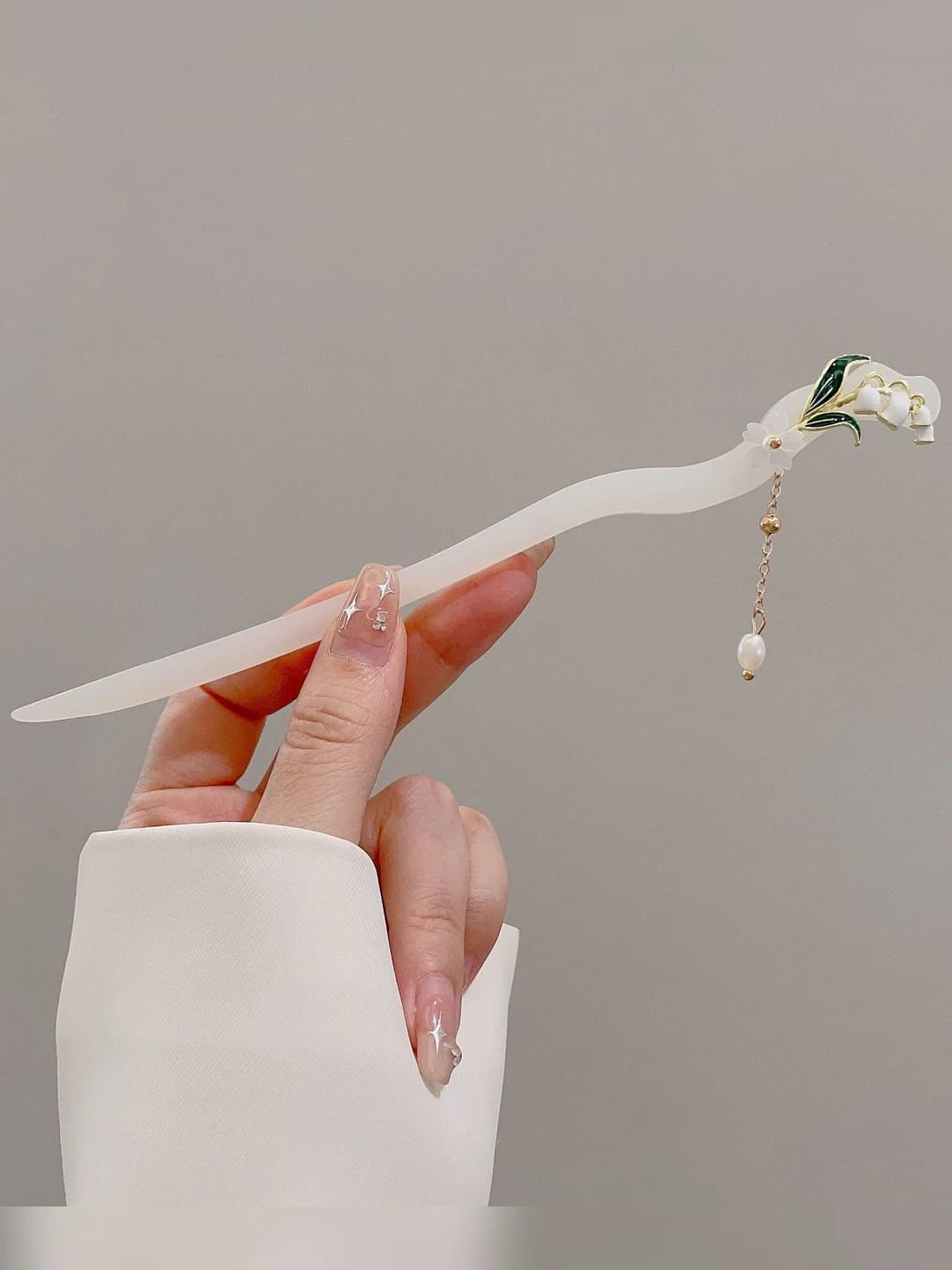 19# Lily pendant - White jade (bagged)