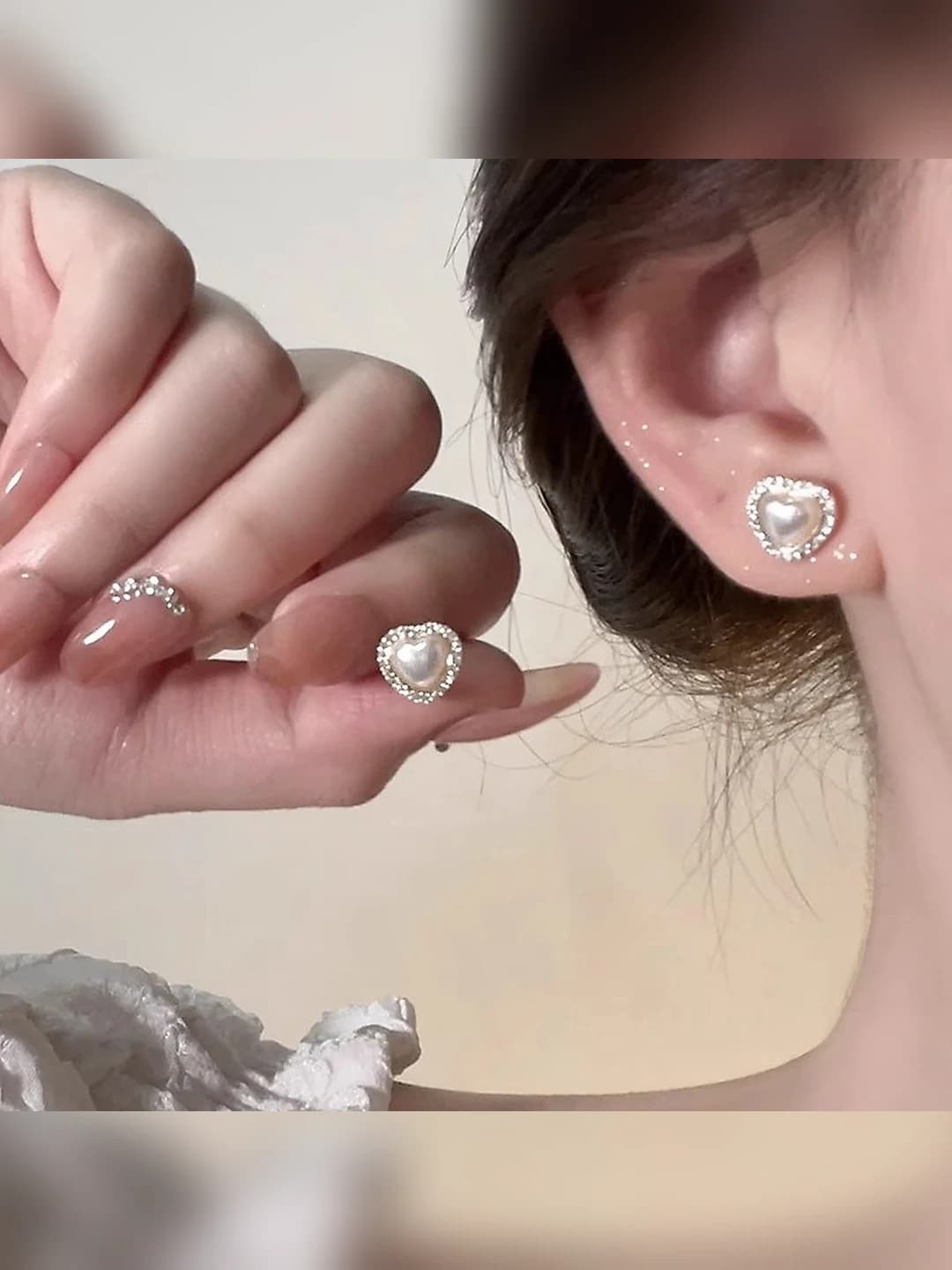 Pearl heart studs