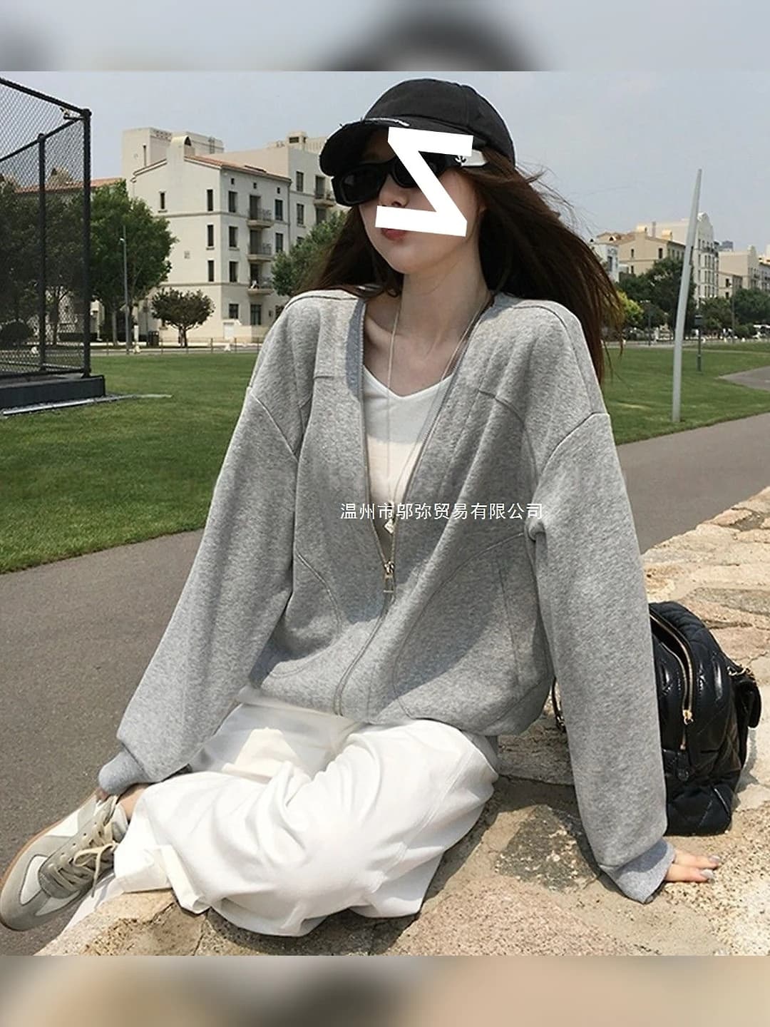 Ayollar uchun koreys uslubida V-yoqa, fermuarli, yengsiz, kalta, bir rangli, nozik ko'rsatadigan, bo'sh (oversize) svitshot