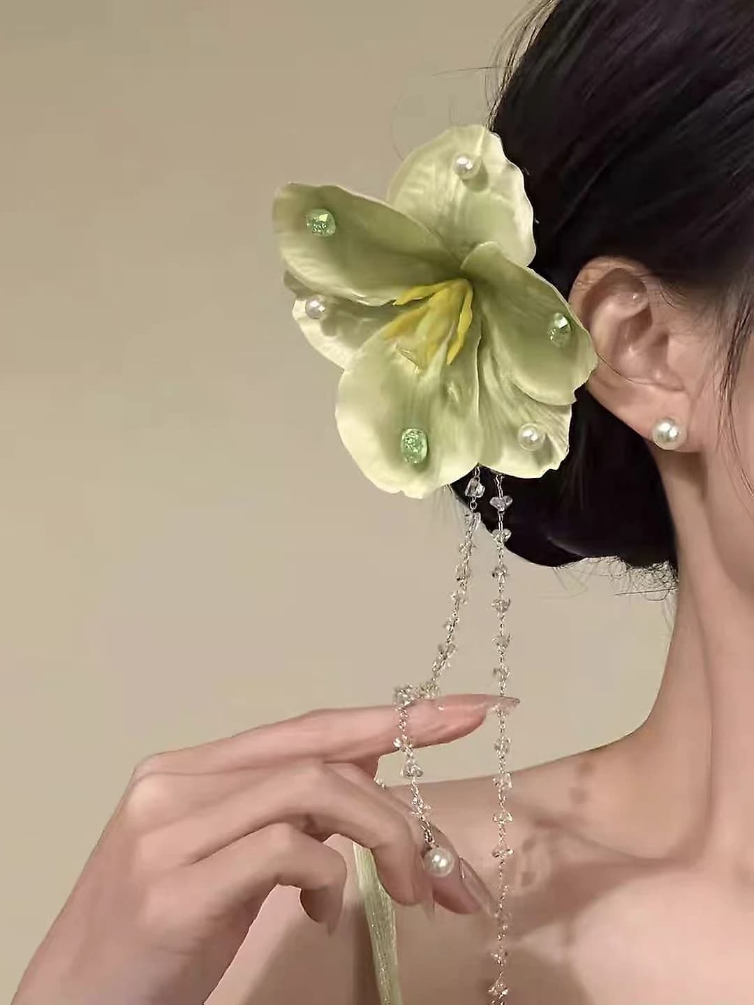 Women's 2026 spring green flower hair clips and combs with crystal tassel