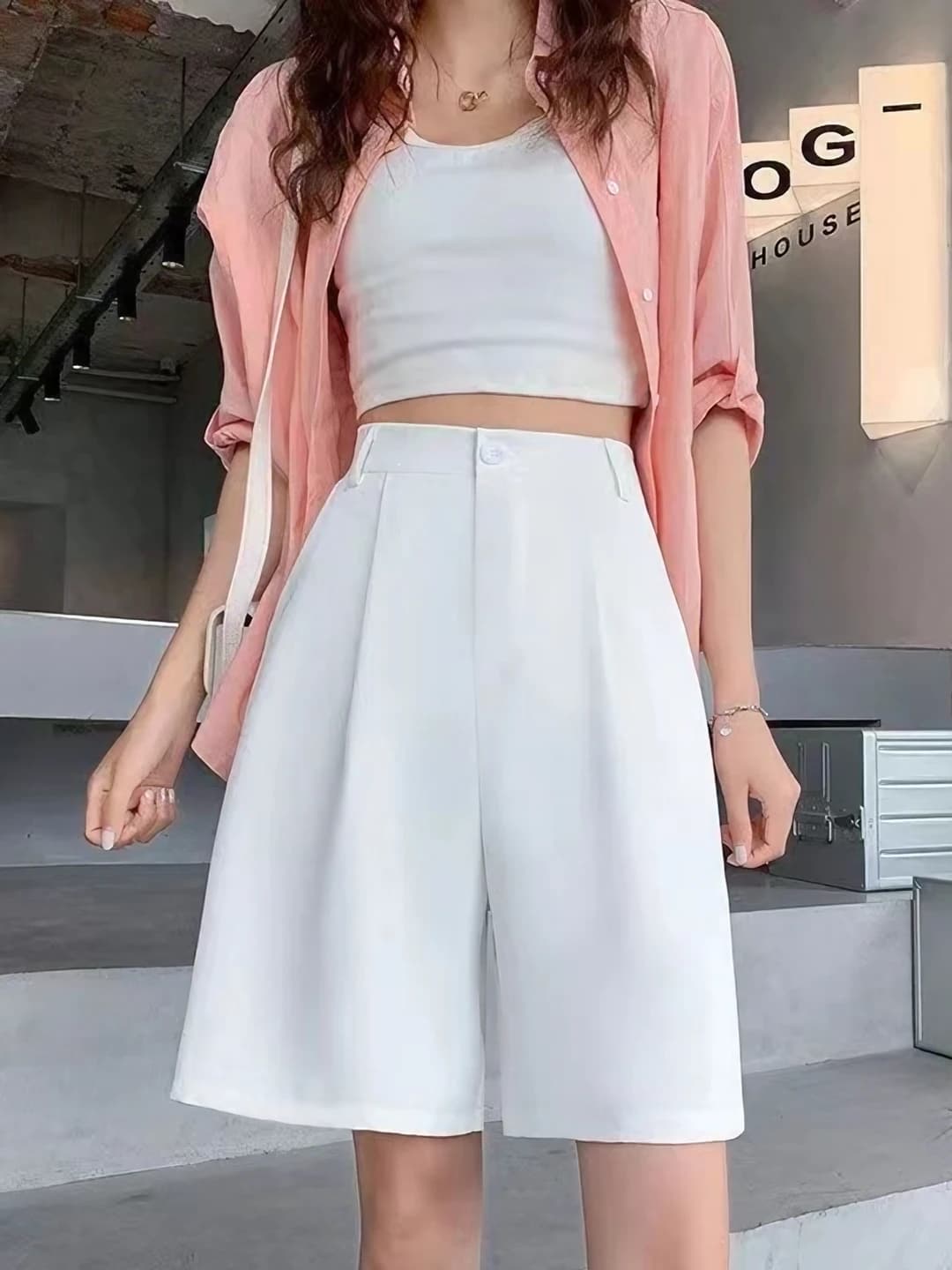 White A703 [Gobelin fabric]