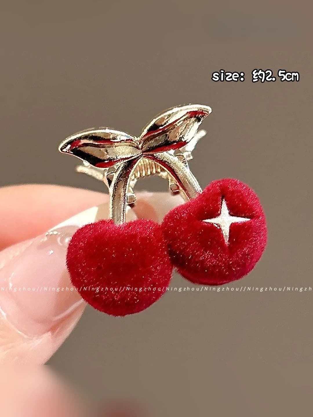 Красная вишня, малая зажимка, 1 шт, 2.5 см