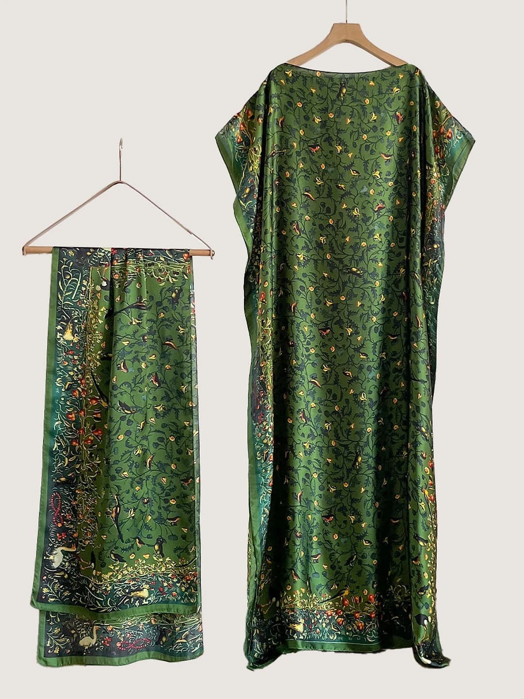 27-Small floral dark green
