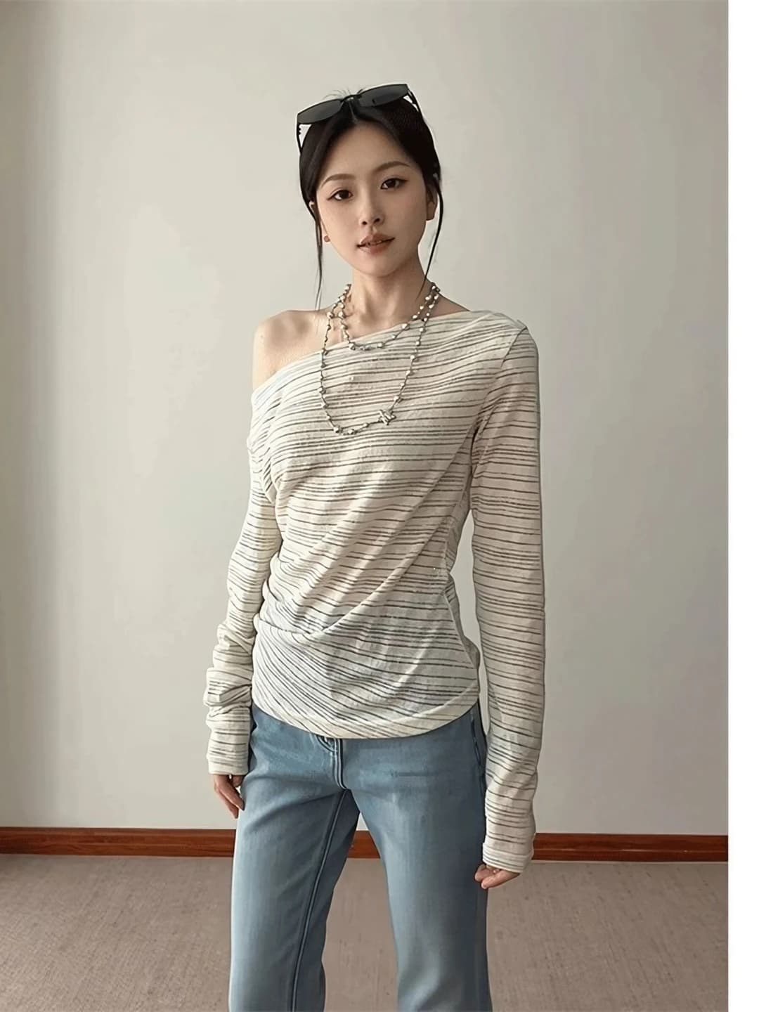 Women's off-shoulder long-sleeve striped t-shirt, slim fit, spring-summer 2026
