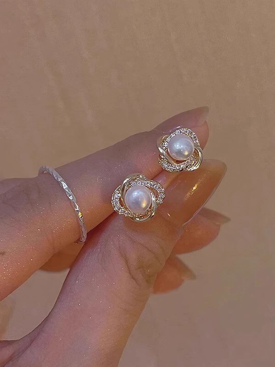 3# Pearl studs