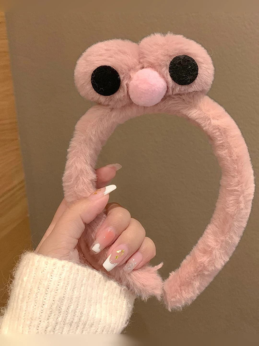 9# Pink eyes