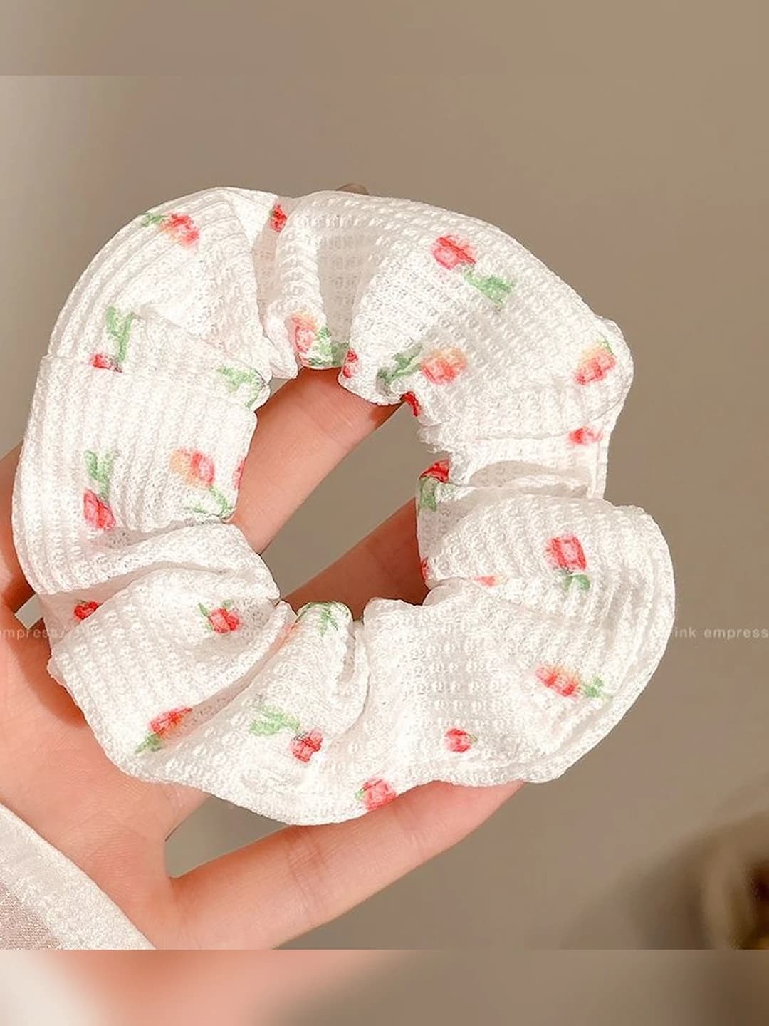 Красный мелкий цветочный резинка 9 см