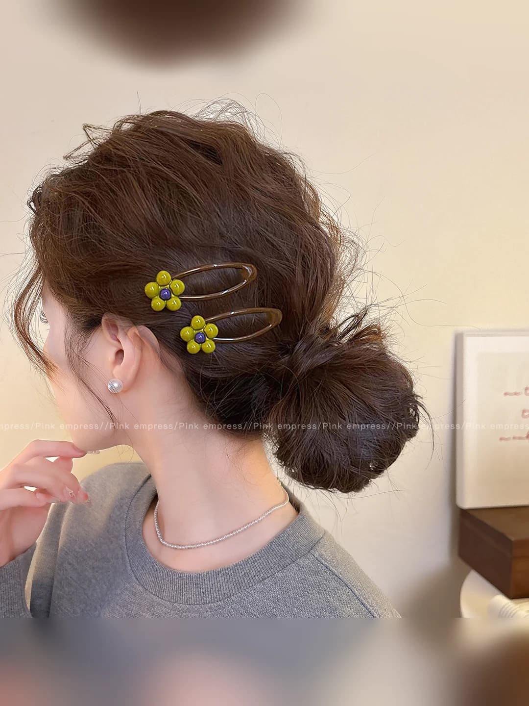 1# Green floral bb clip, pair