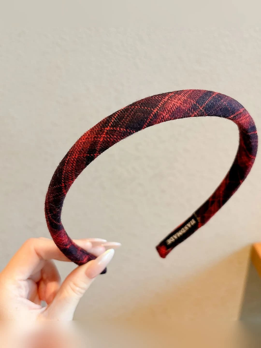 2# Red plaid ~2 cm