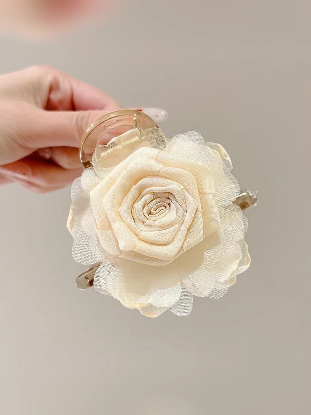 12# Beige flower clip 8 cm