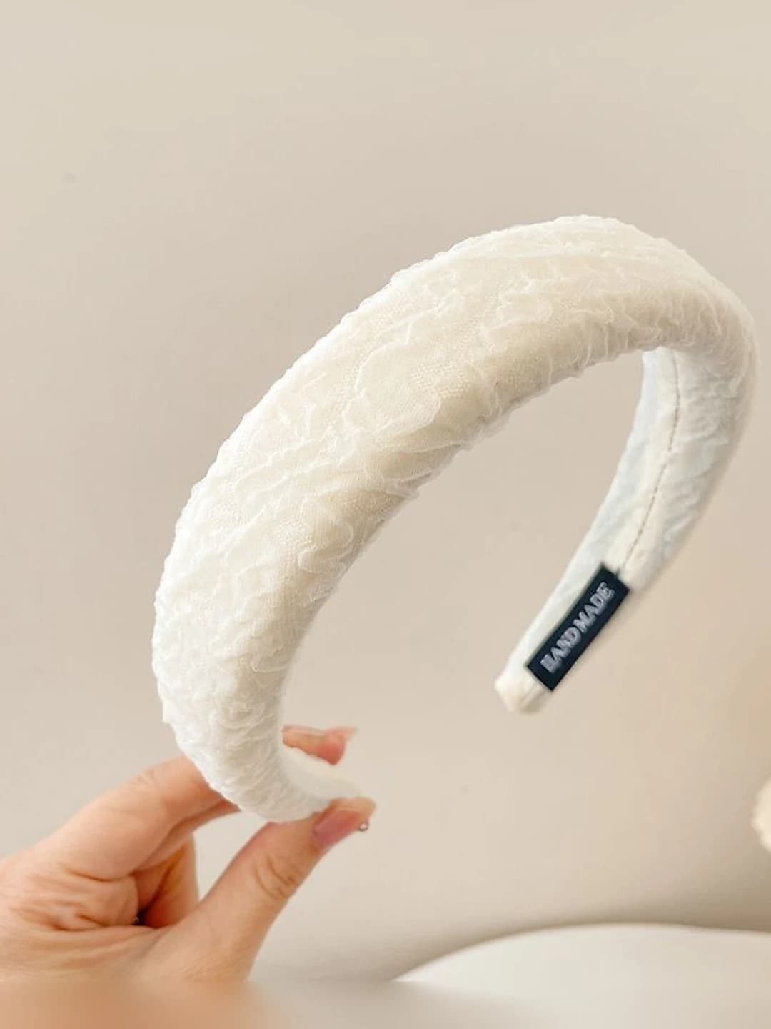 2# White, tulle, 17 cm