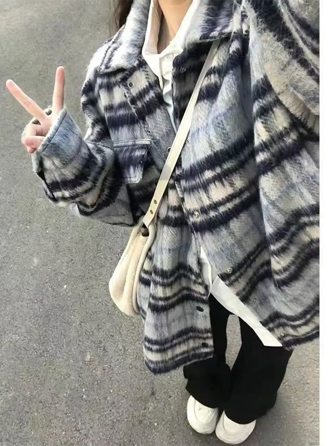 Ayollar uchun 2026 kuz-qish retro chiziqli katak mato kurtka, bo'sh (oversize) uzun yengli, kundalik uslub