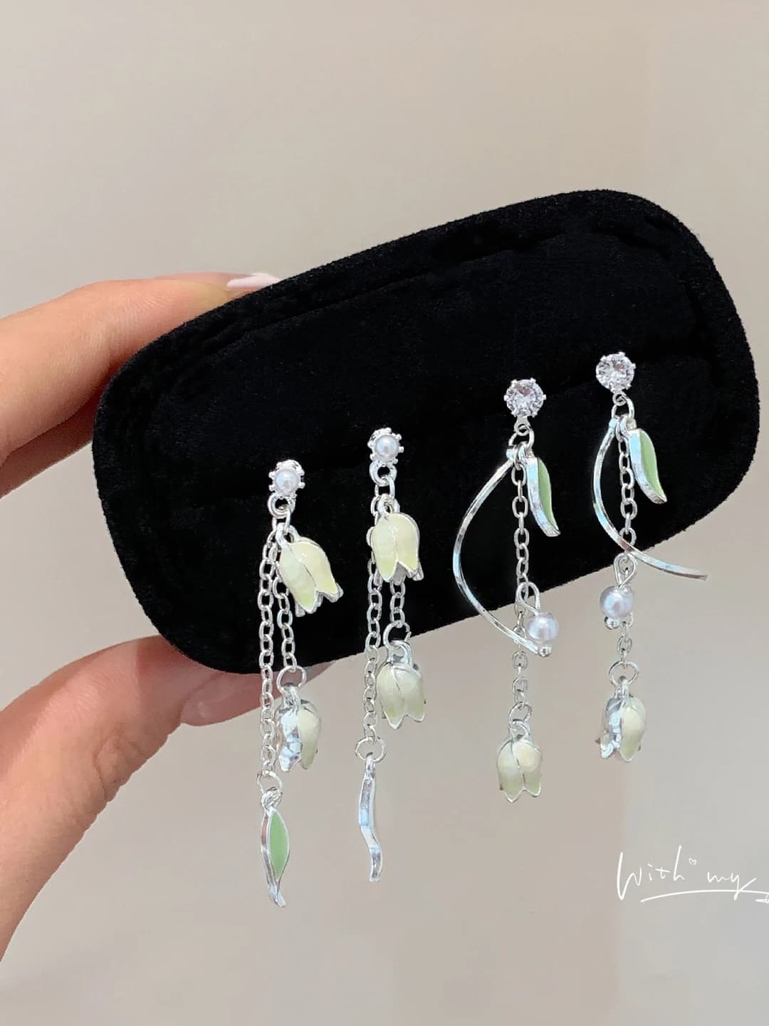 Women's 925 silver post tulip pattern earrings, forest style, sweet and exquisite design