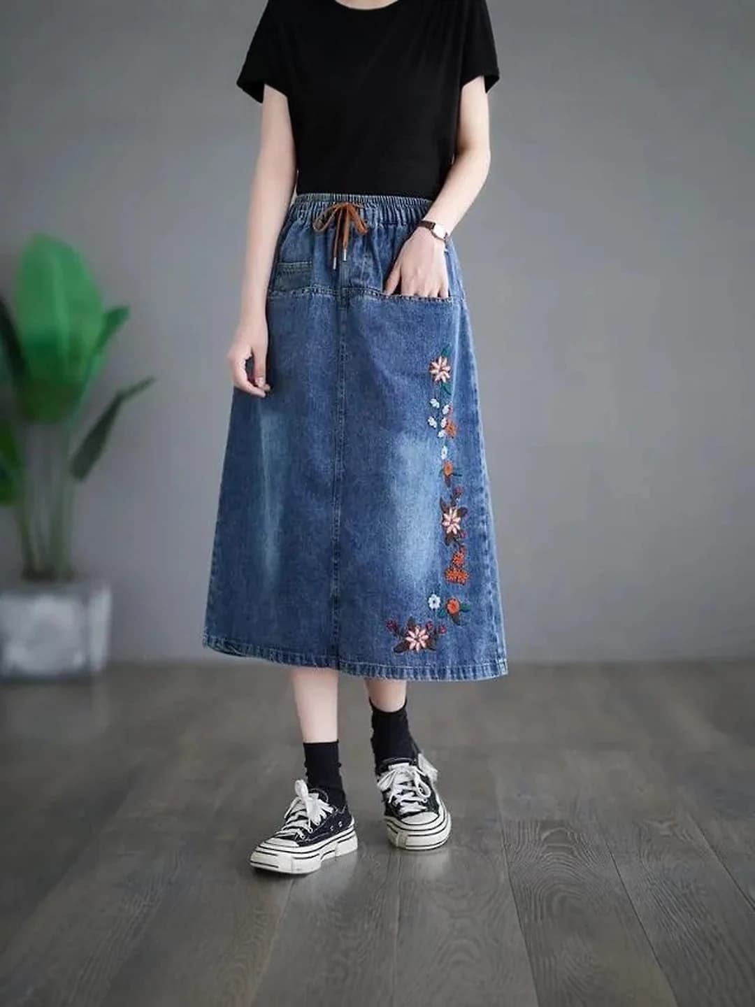 Ayollar uchun 2026 yozgi kashtali denim A-kirim yubka, elastik bel, o'rta-uzun, retro uslub