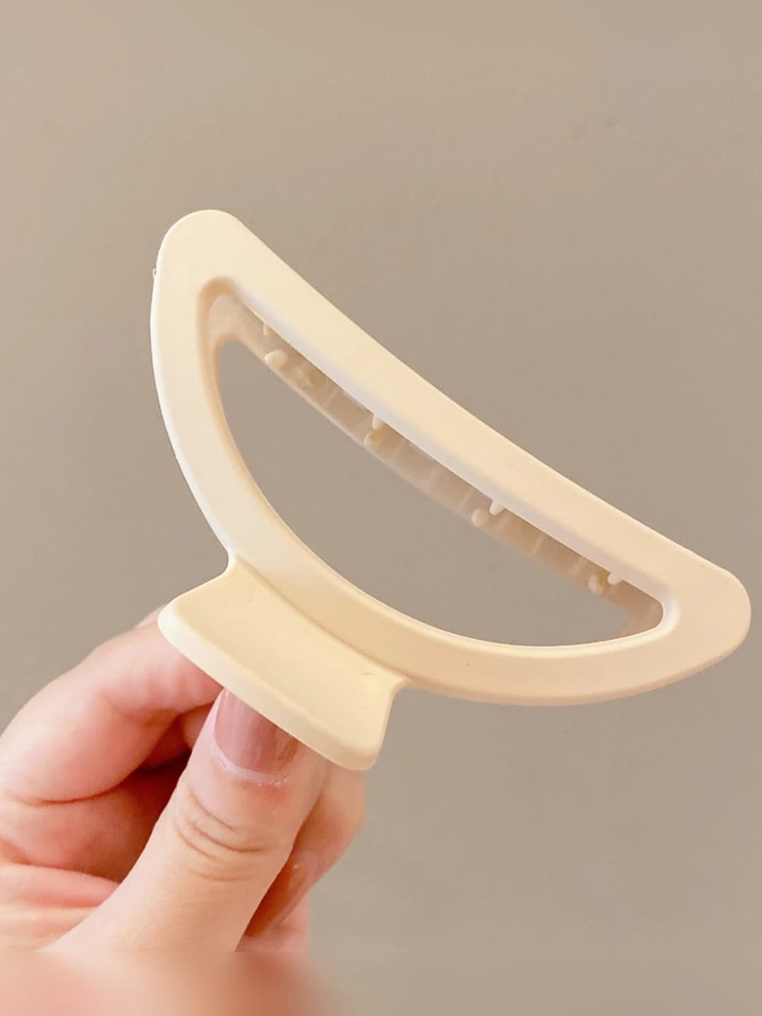 Beige - letter D