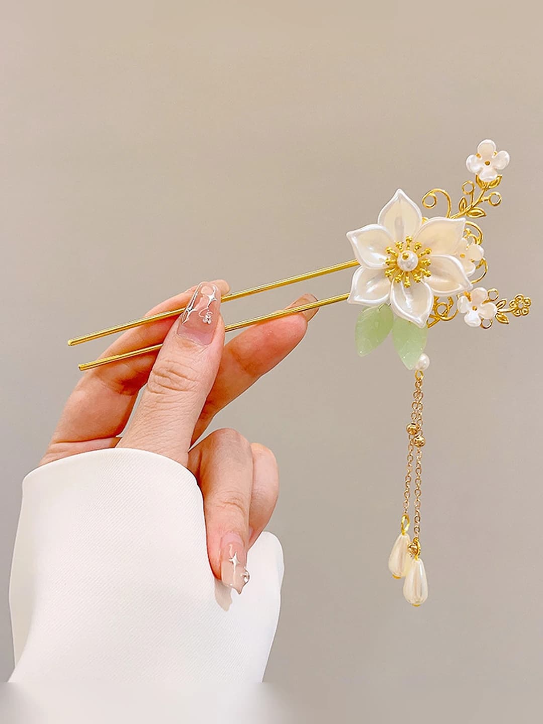 White - Lotus - Pearl