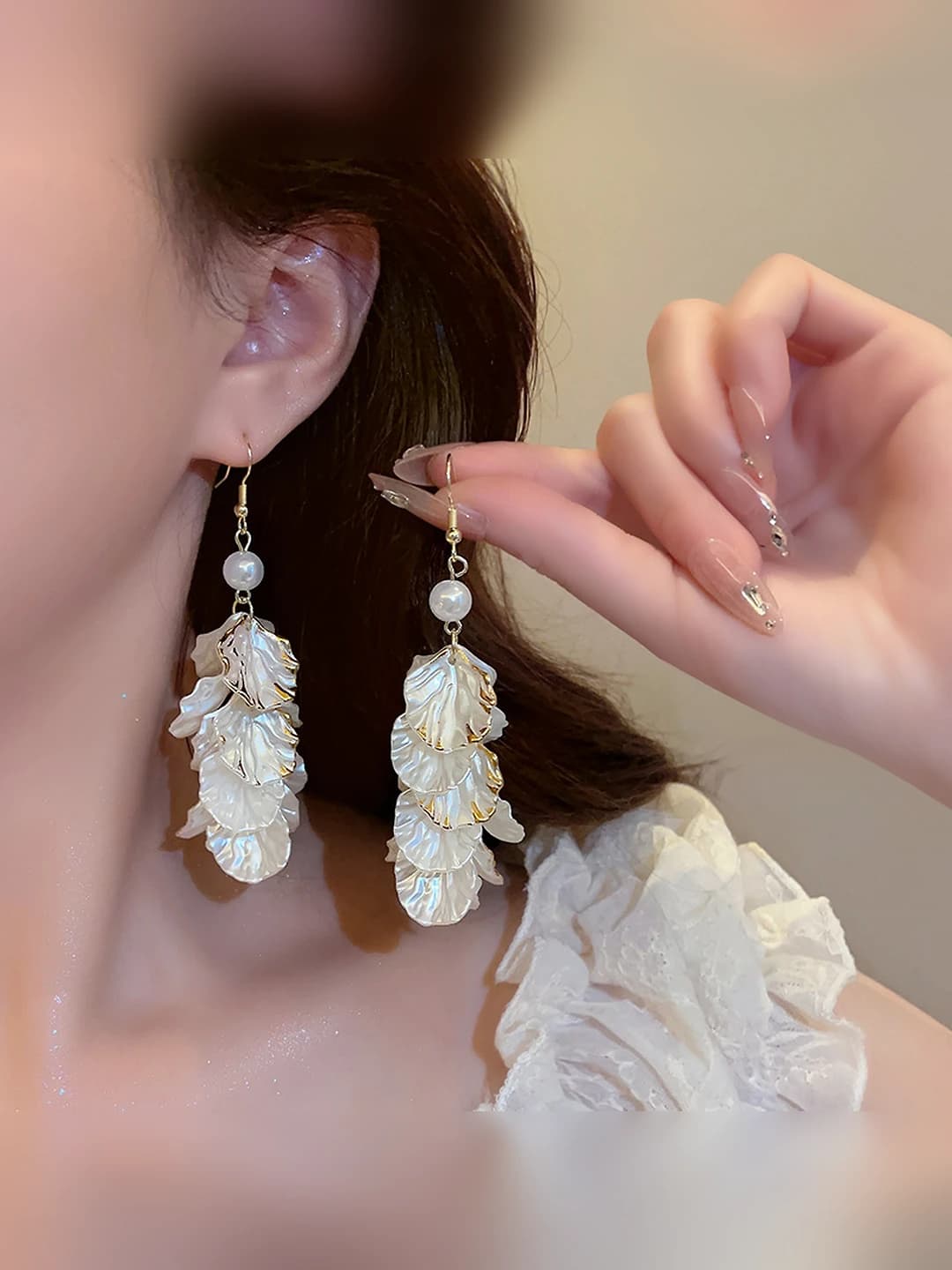 Women's long French style earrings, visually slimming face, light luxury, floral shape, pearl, petals and shell tassels