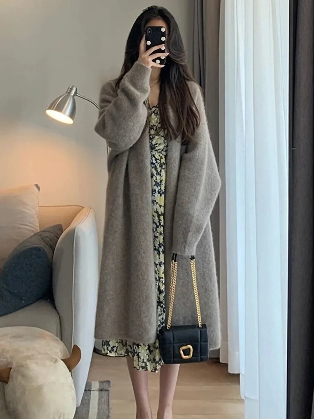 Ayollar uchun kashemir trikotaj kardigan, kuz-qish, bo'sh (oversize) kesim, V-yoqa, uzun yeng, o'rta-uzun, past bo'ylilar uchun