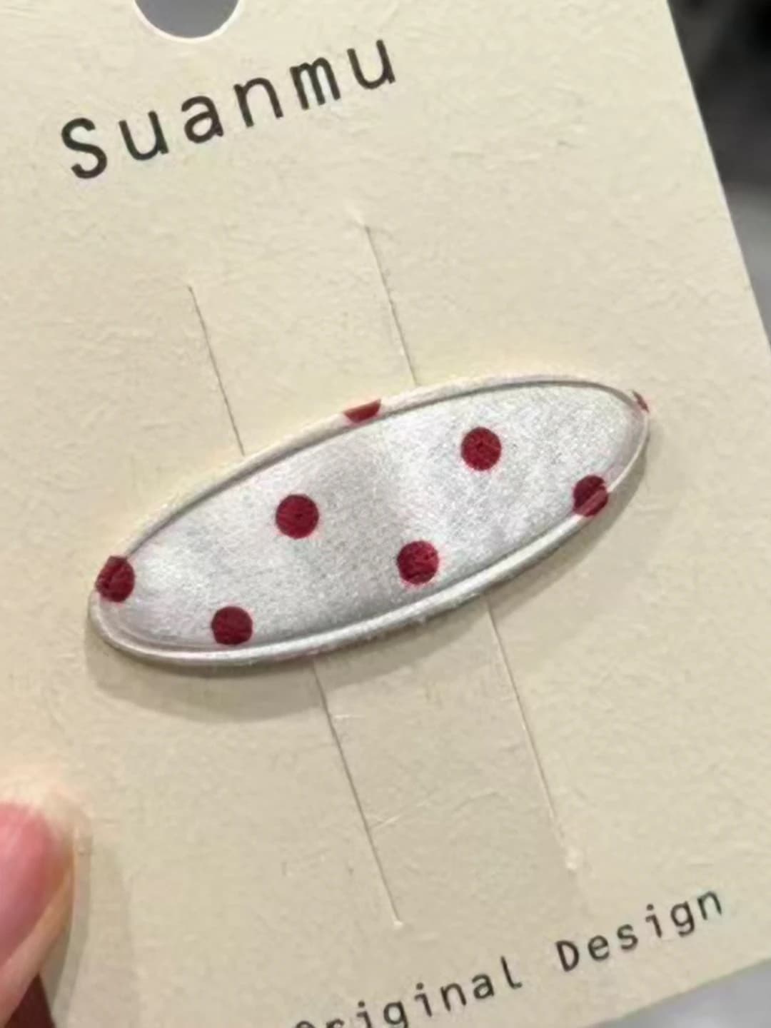 White-red dots, oval BB clip, 5.8 cm
