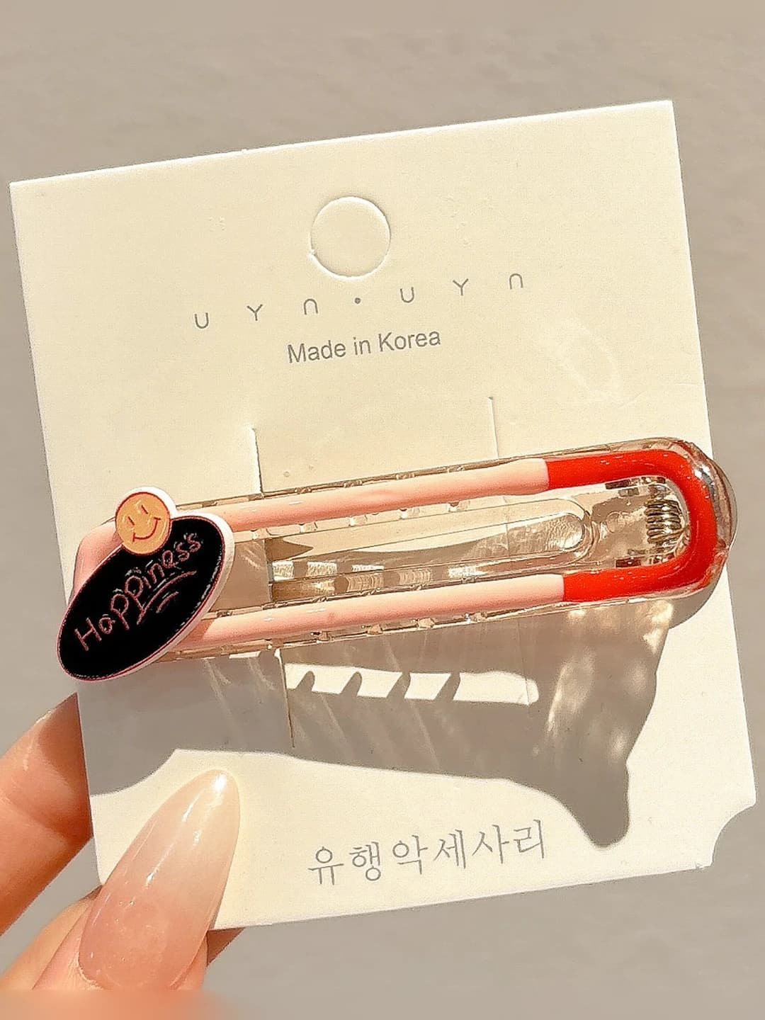 Red-pink colour-block clip, 6.8 cm