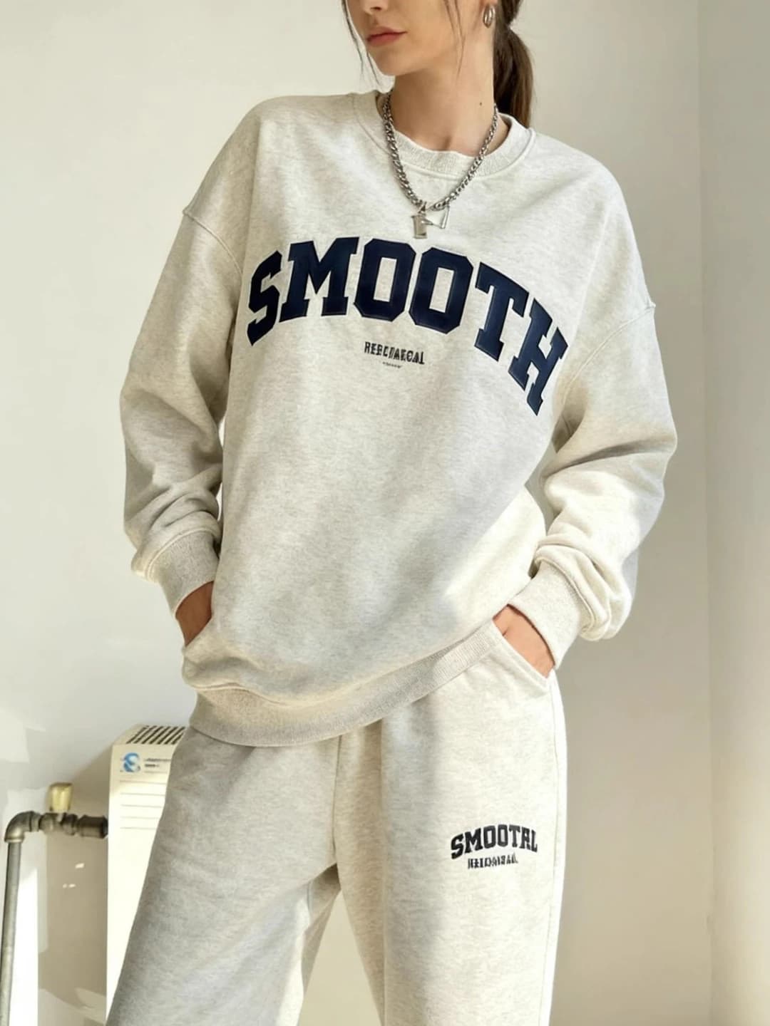 Ayollar uchun bahor-kuzgi kundalik sport kostyumi: svitshot va sport shim (svitshot-shim) to'plami, bo'sh (oversize) kesim, uzun yeng, uzun shim, bir rangli, polyester