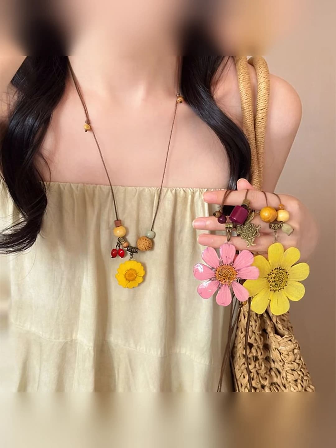 Women's retro wooden gotsan flower pendant, long sweater chain, handmade, design element: flowers