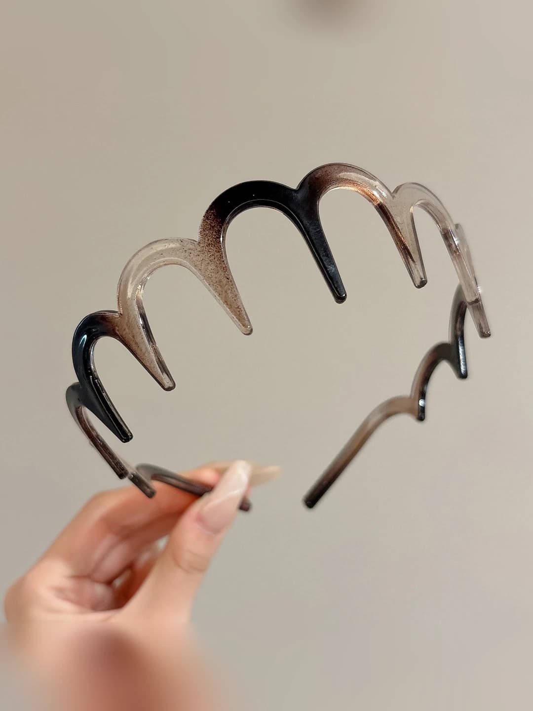 Black-coffee wavy headband