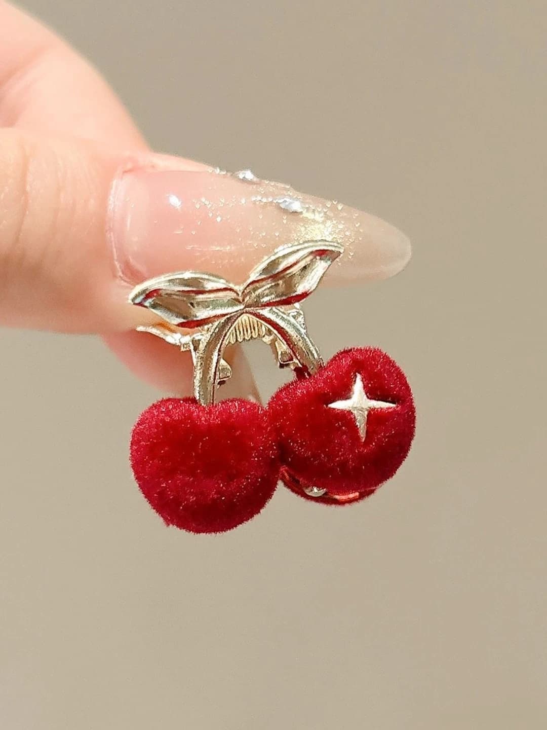 3# Red cherry clip 1 pc - 2.5 cm