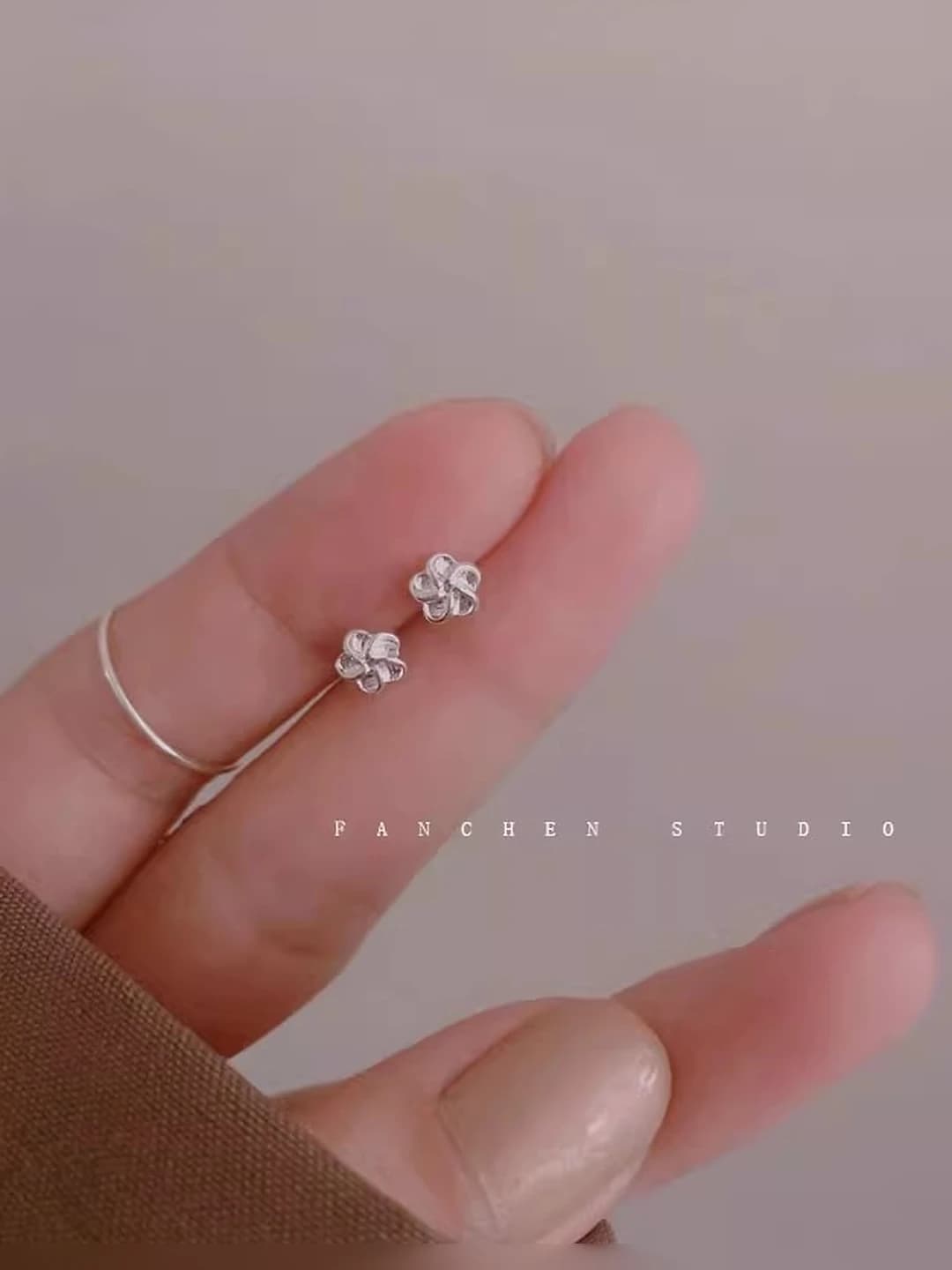27# Small stud - Five-petal flower silver