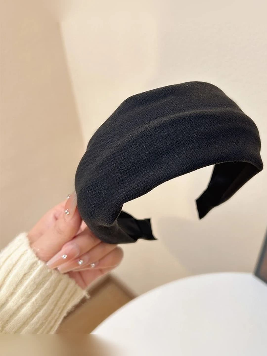1# Black wide edge, 6.8 cm, base 3 cm