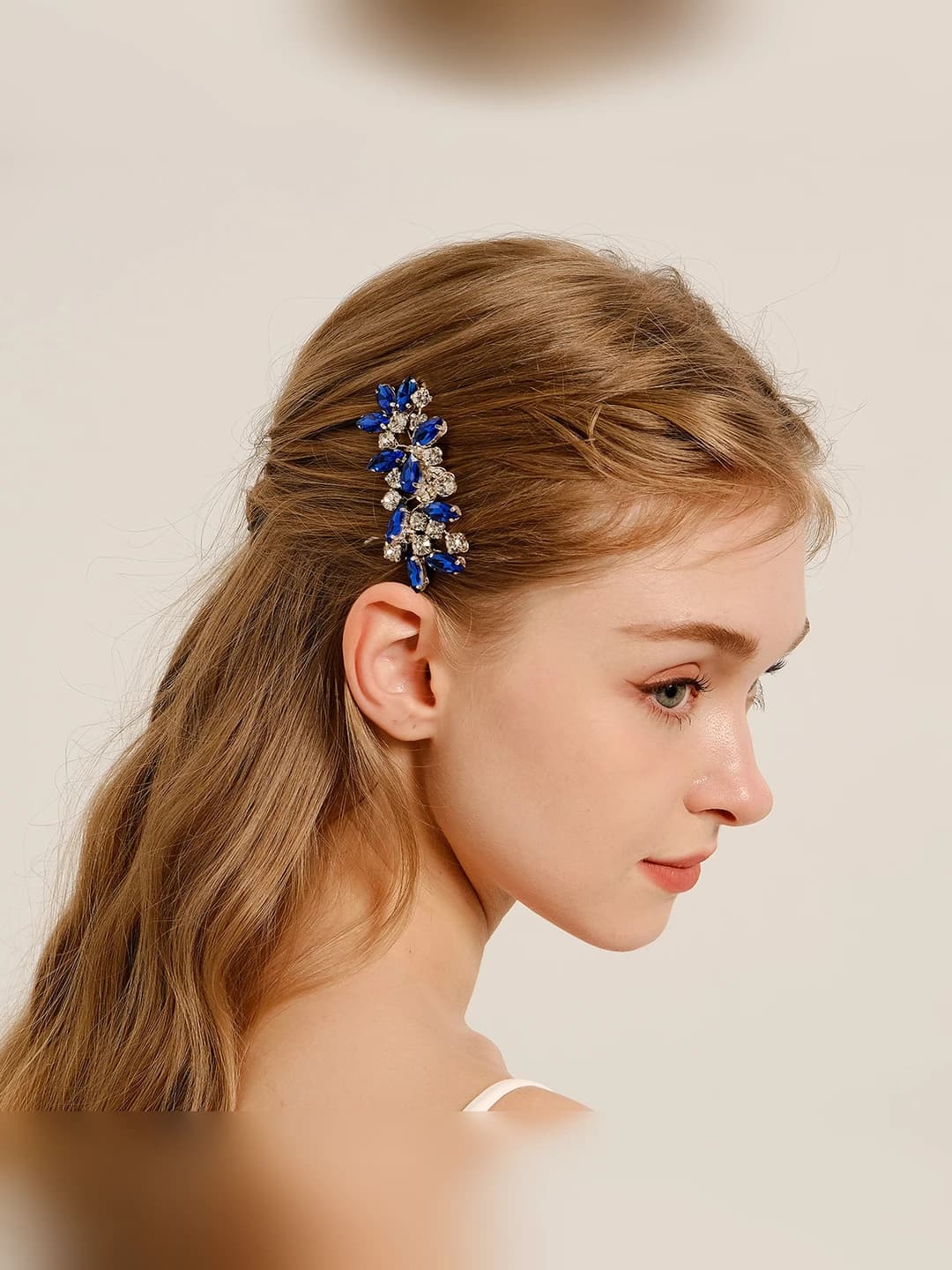 Women's blue rhinestone hair comb, retro style, hand-woven, leaf shape, for weddings and parties