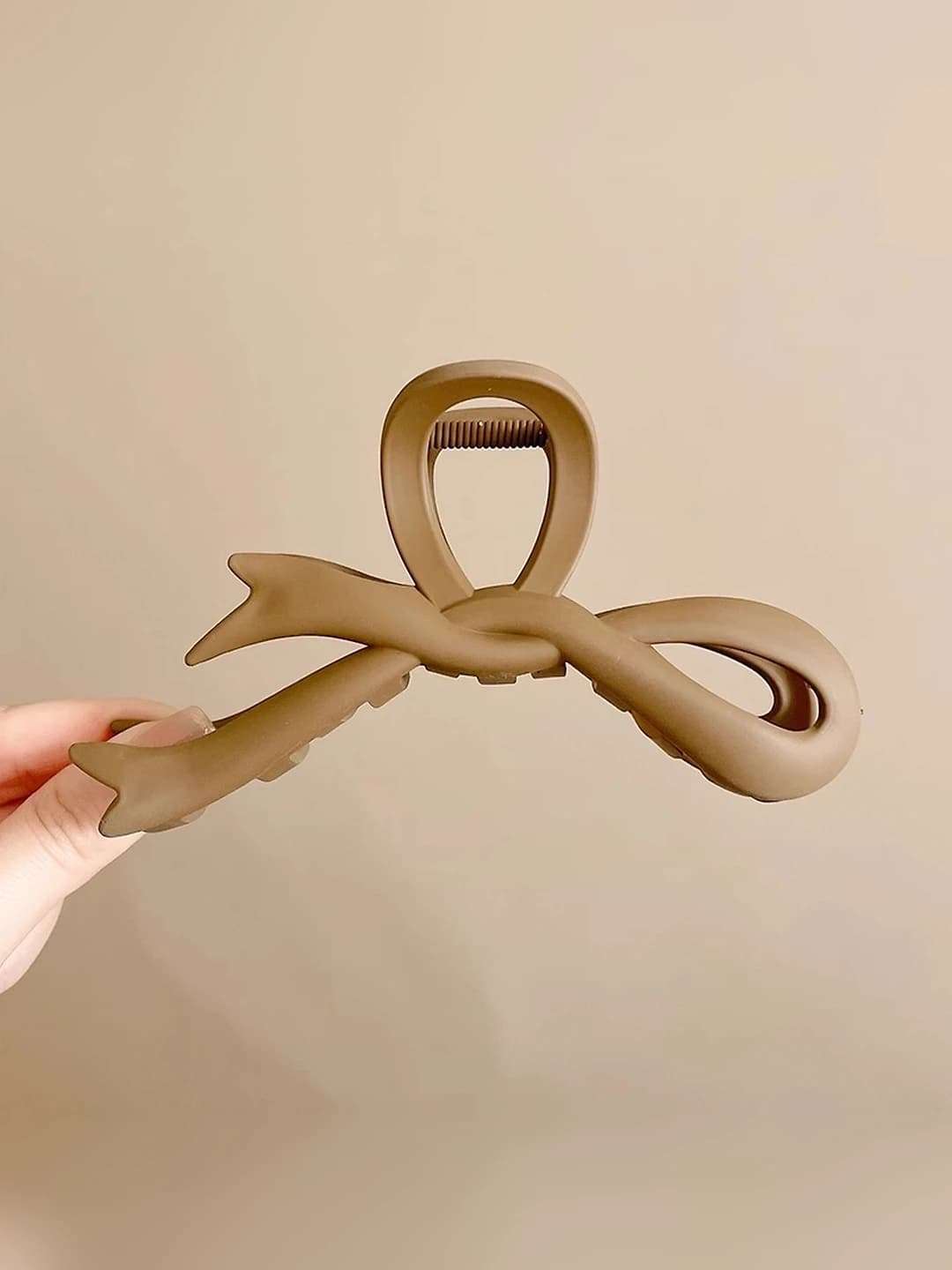 8# light coffee bow clip