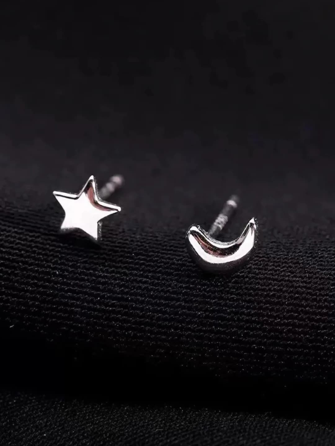 13# Small studs - Star and moon