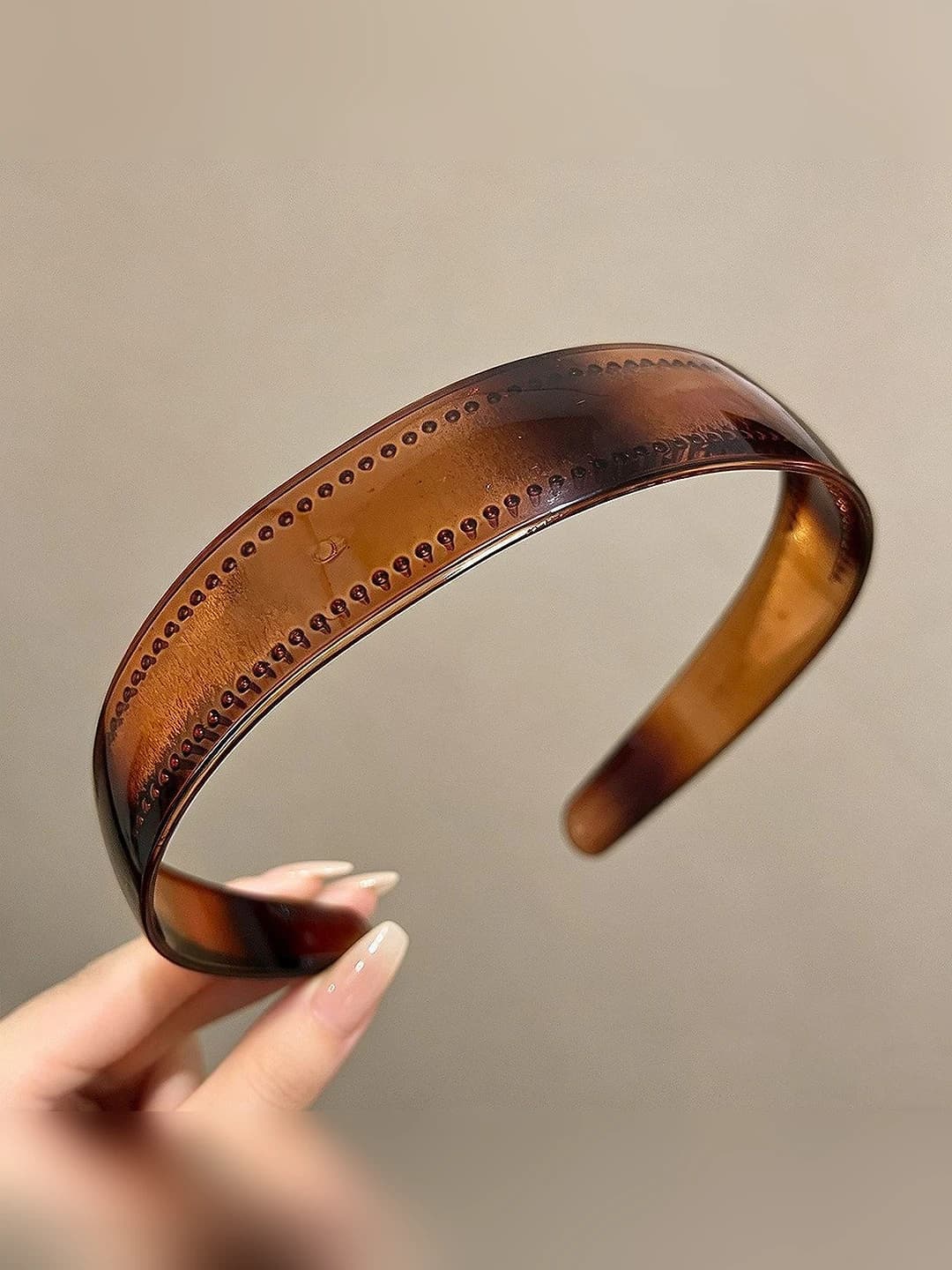 3# Amber brown acrylic diameter ~11 cm