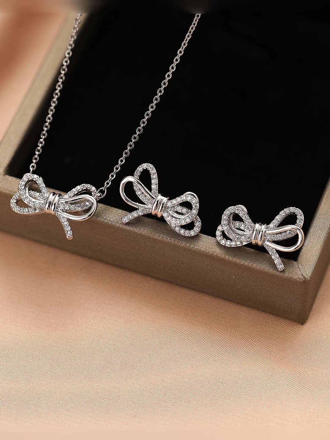 Серебряный набор (серьги + цепочка) золотое покрытие