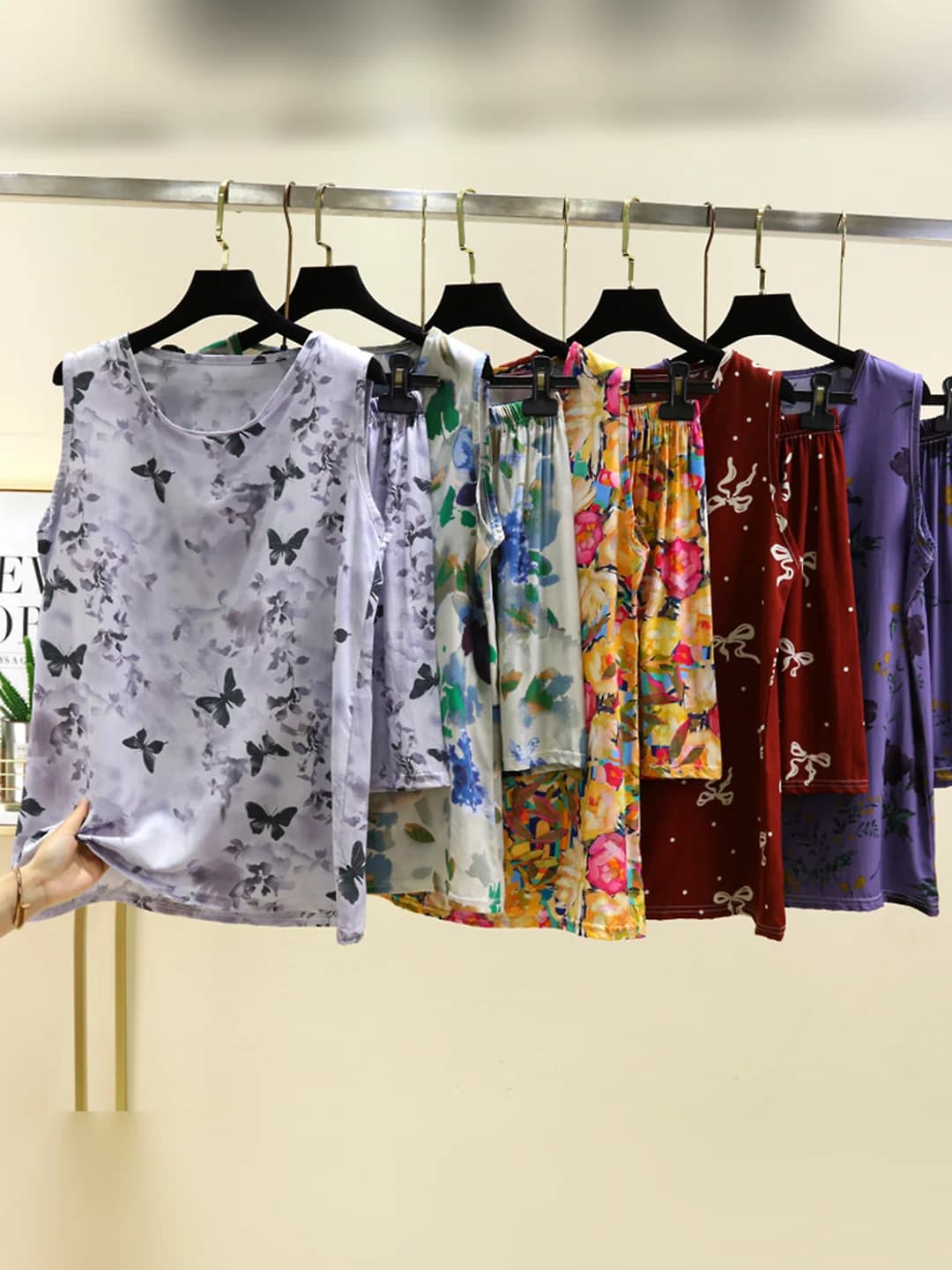 Women's summer pajama set: sleeveless tank top and shorts, thin, crew neck, loose fit loungewear